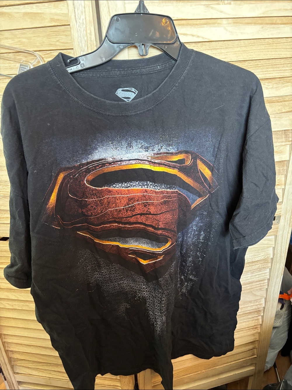 DC Comics Black T‑Shirt with Orange and Gold Superman Shield XL